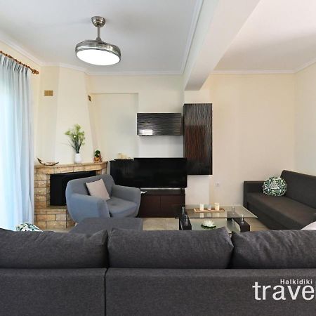 Villa Iris By Rentalspro Services - Agios Mamas Beach Extérieur photo