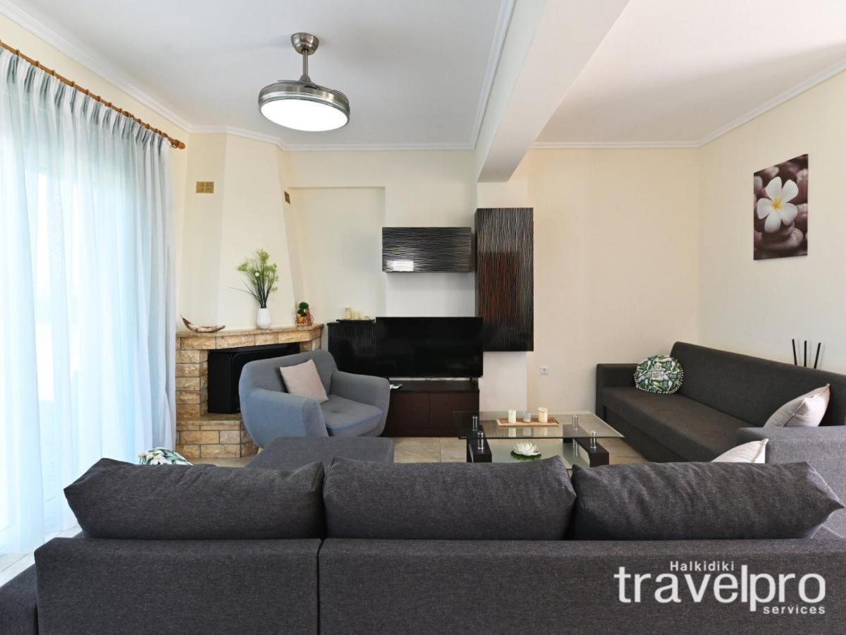 Villa Iris By Rentalspro Services - Agios Mamas Beach Extérieur photo