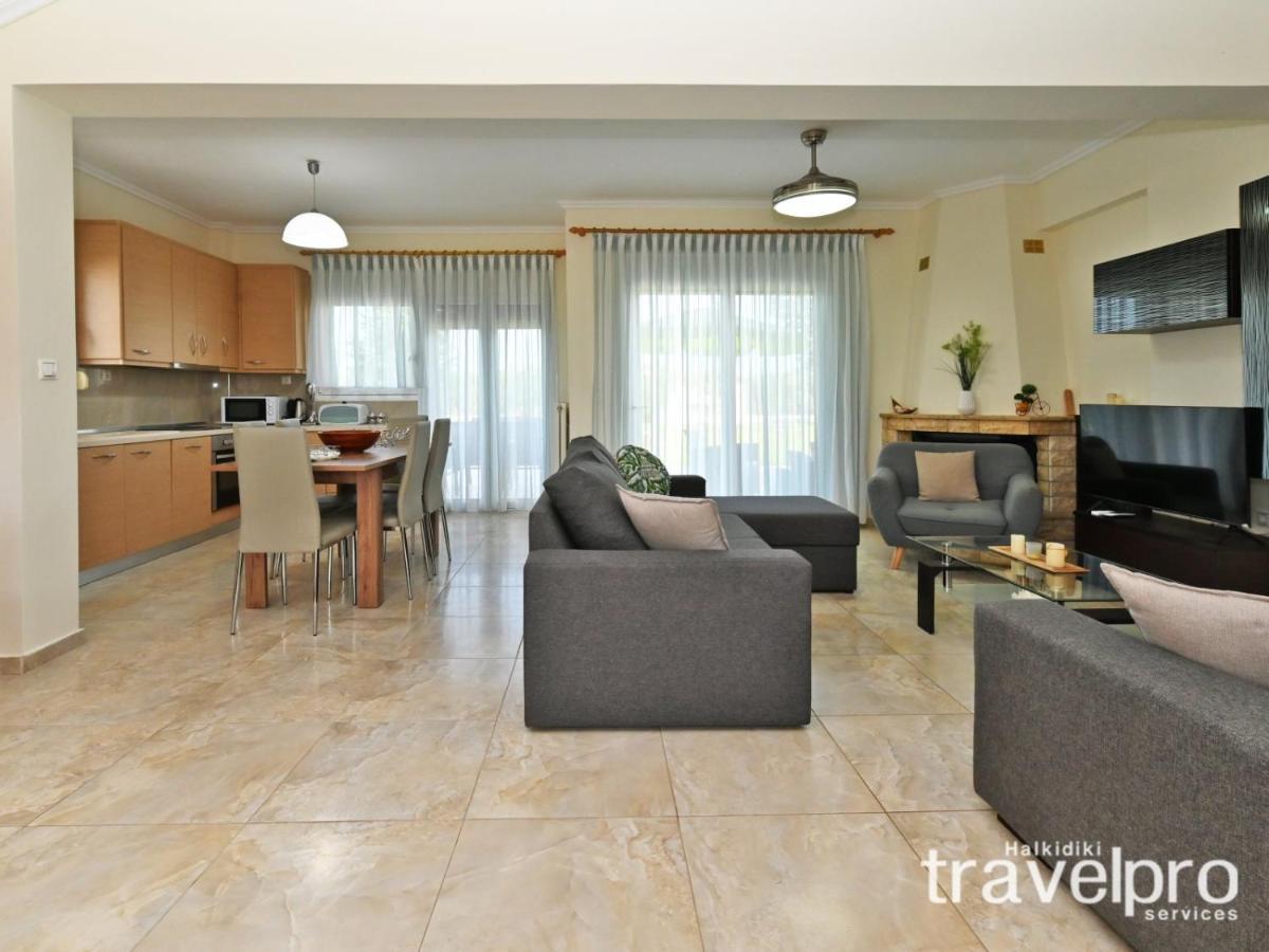 Villa Iris By Rentalspro Services - Agios Mamas Beach Extérieur photo