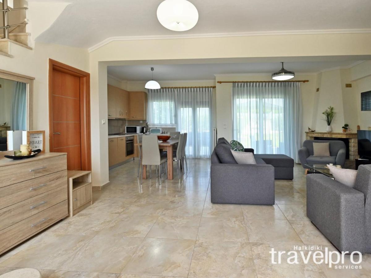Villa Iris By Rentalspro Services - Agios Mamas Beach Extérieur photo
