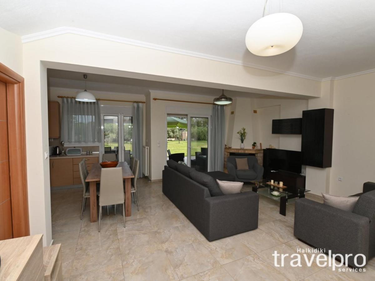 Villa Iris By Rentalspro Services - Agios Mamas Beach Extérieur photo