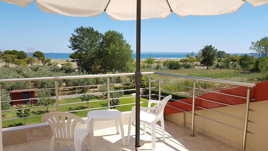 Villa Iris By Rentalspro Services - Agios Mamas Beach Extérieur photo