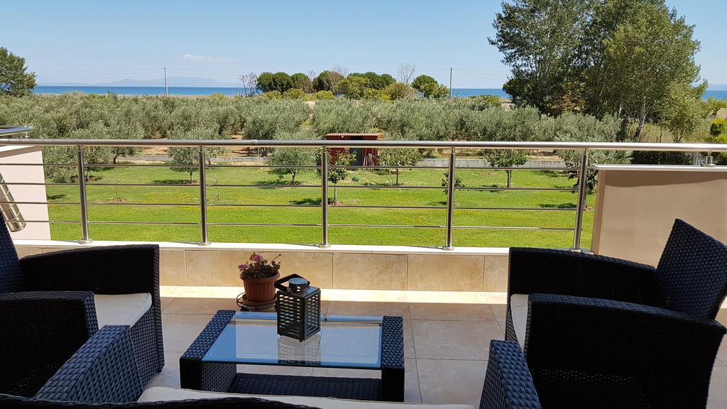 Villa Iris By Rentalspro Services - Agios Mamas Beach Extérieur photo